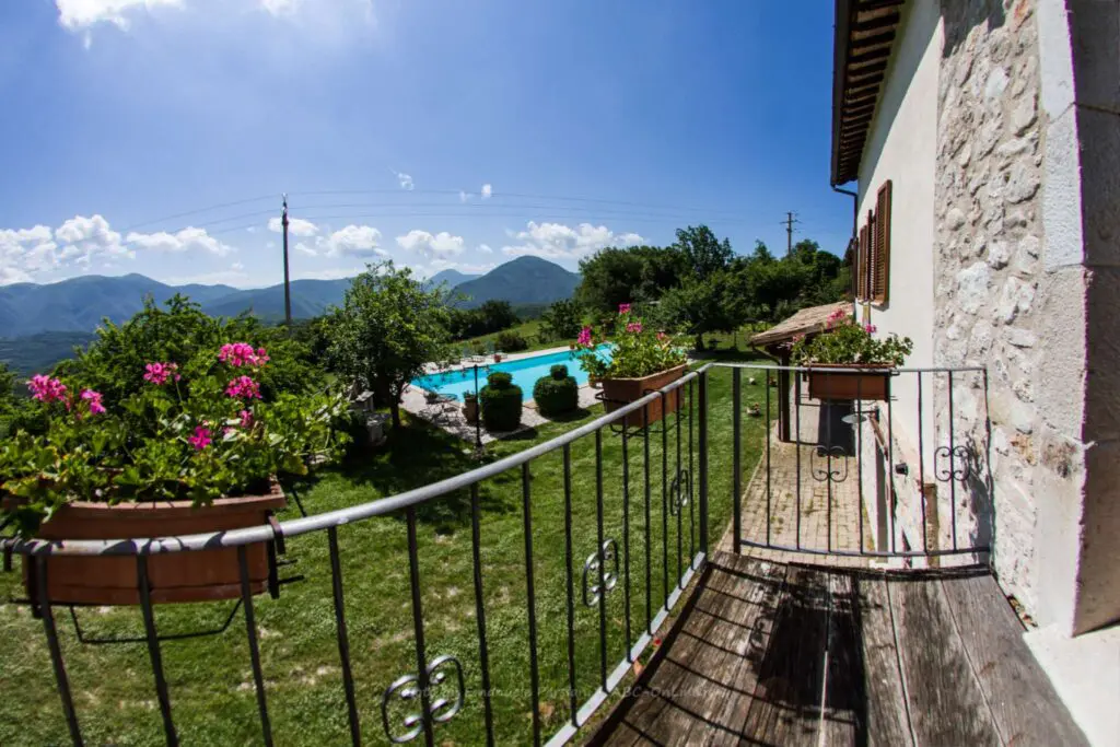 vista camera piscina recensioni agriturismo santa serena