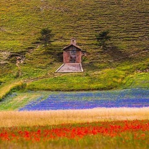 castelluccio di norcia chiesetta