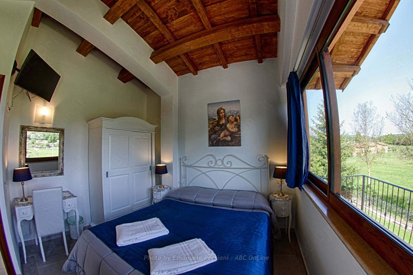 agriturismo baldassari hdr camera agriturismo con letto azzurro leonardo 8mm ps